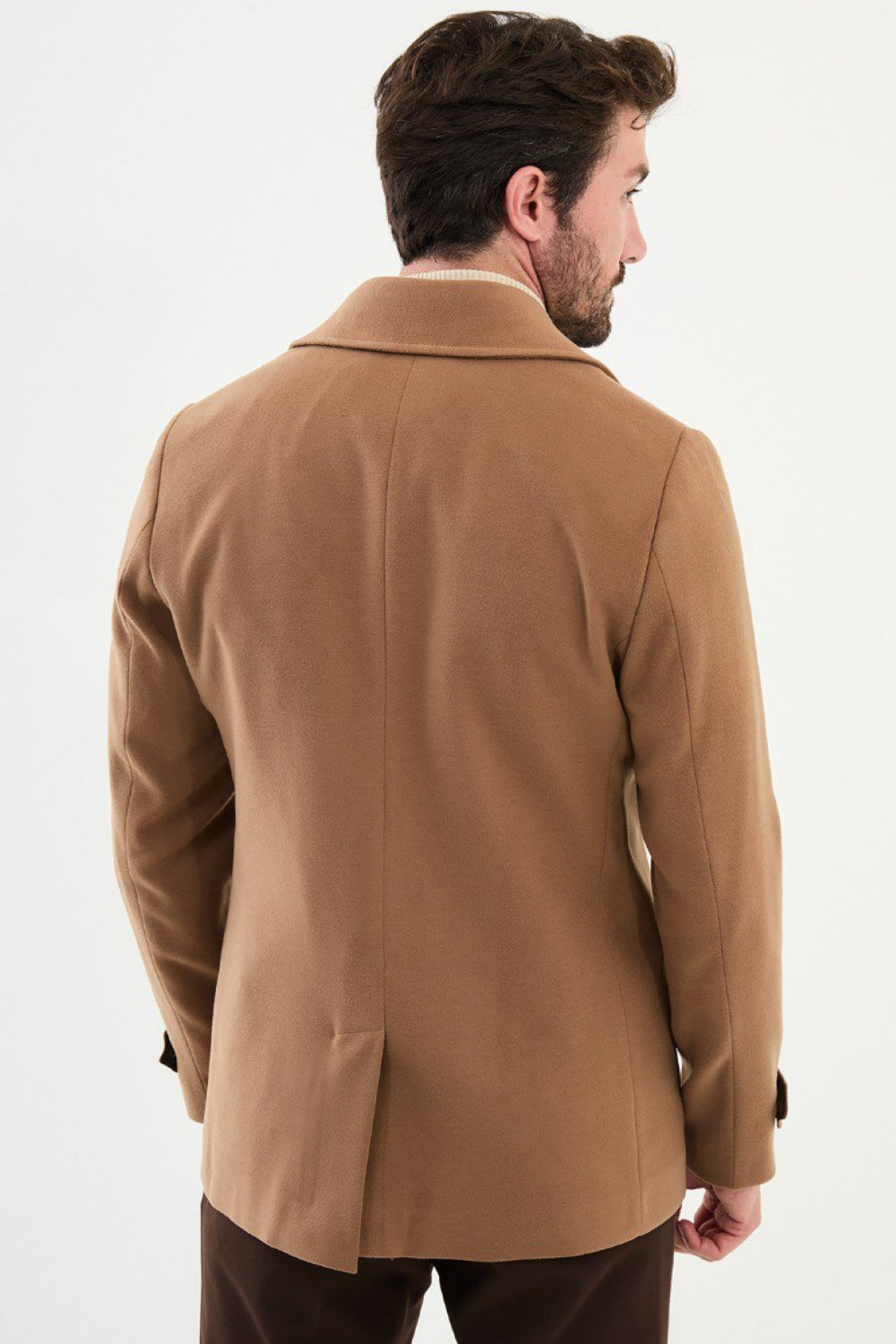 Stylish men’s camel jacket from Mazonni designed with structured silhouette and classic button closure