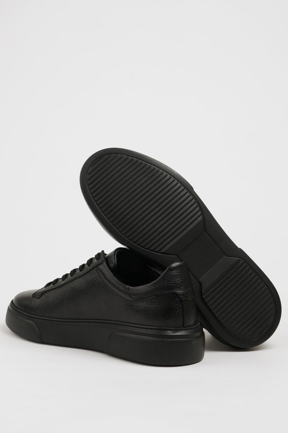 Sleek black casual shoes from Mazonni designed for everyday urban wear