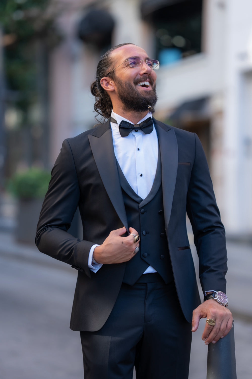 Classic black three-piece tuxedo by Mazonni for men, perfect for wedding or gala events