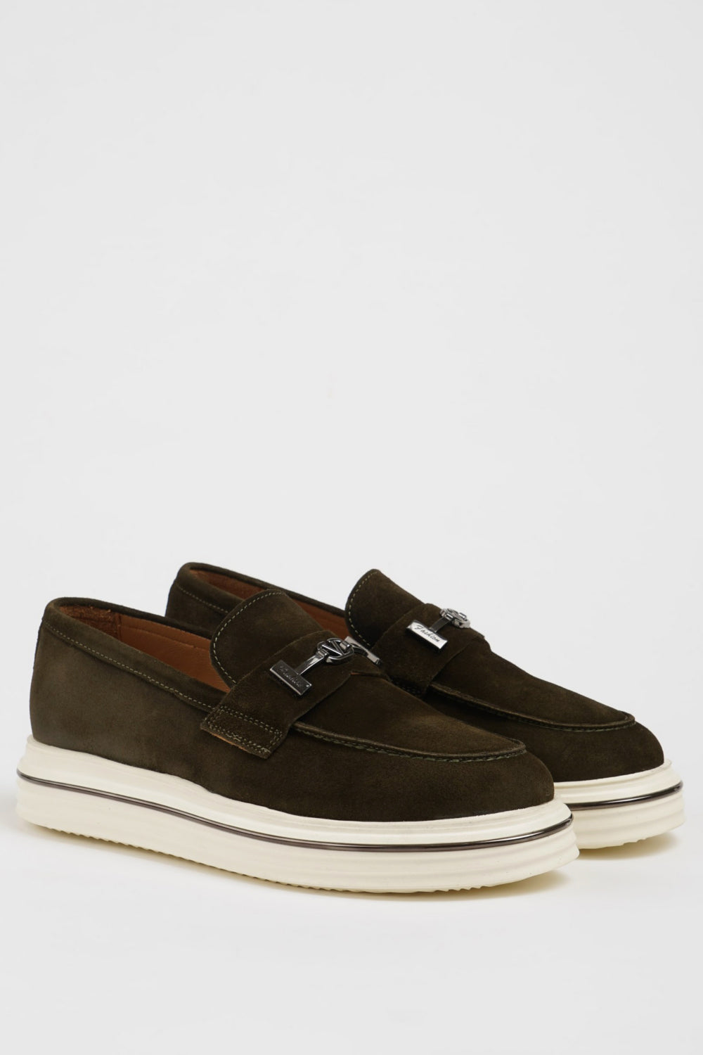 Mazonni men’s casual green slip-on loafers featuring suede upper and contrast platform sole