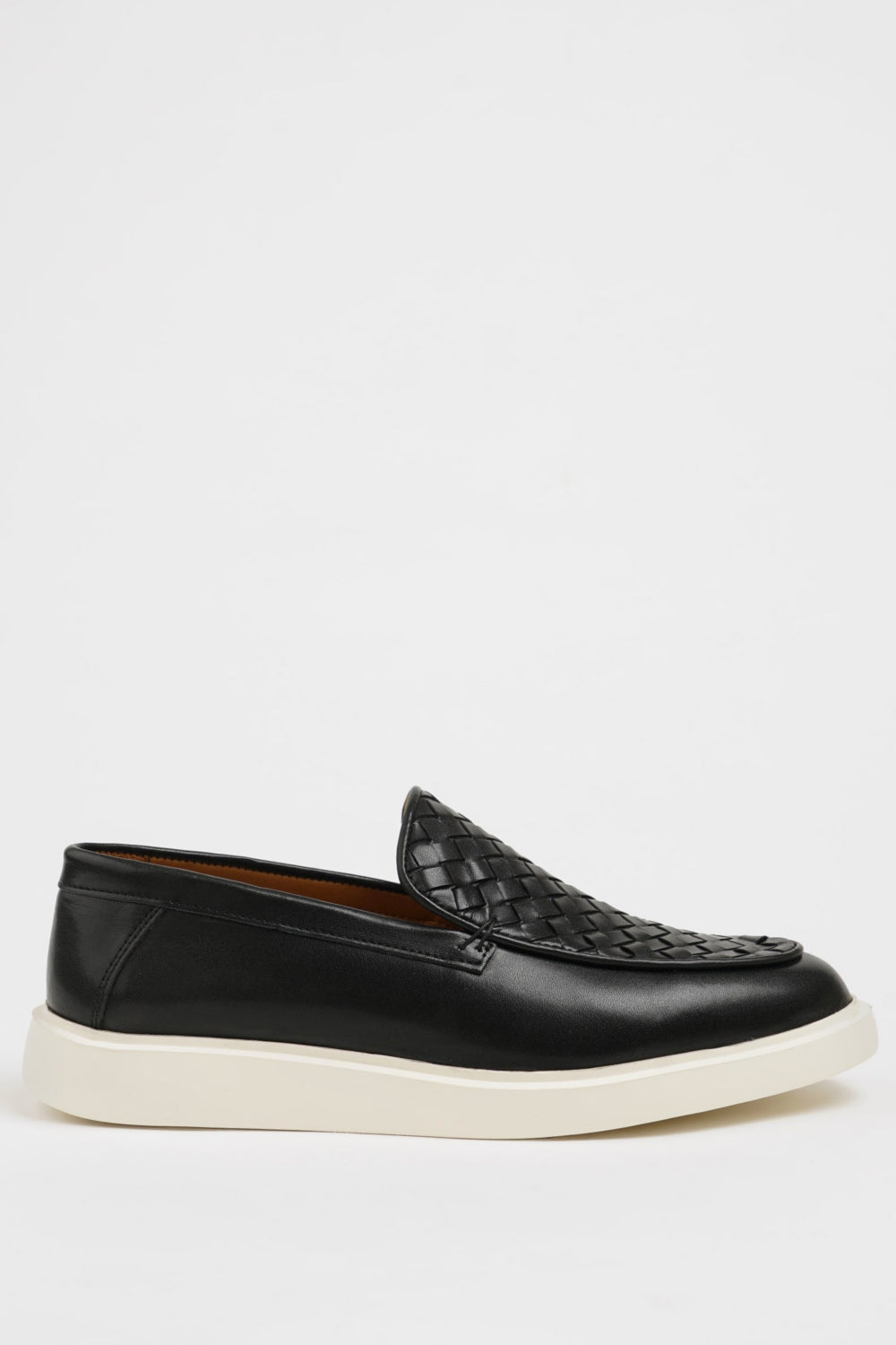 Men’s casual black slip-on shoes from Mazonni with braided leather detail and modern silhouette