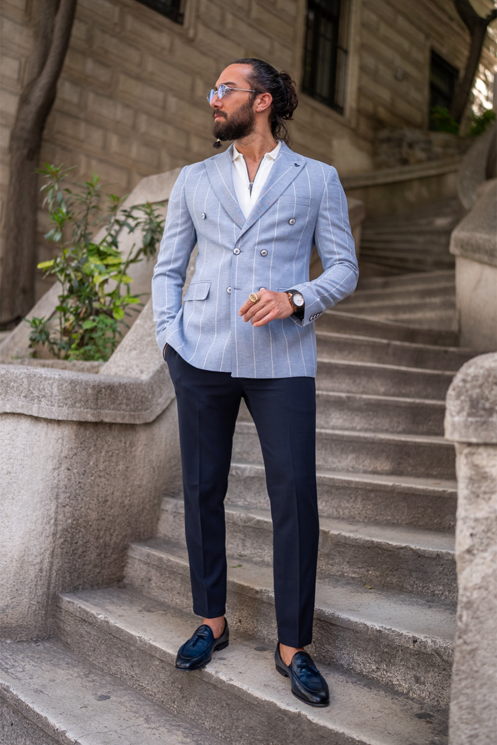 stylish blue striped blazer by Mazonni for men, tailored fit with sharp lapels and refined details