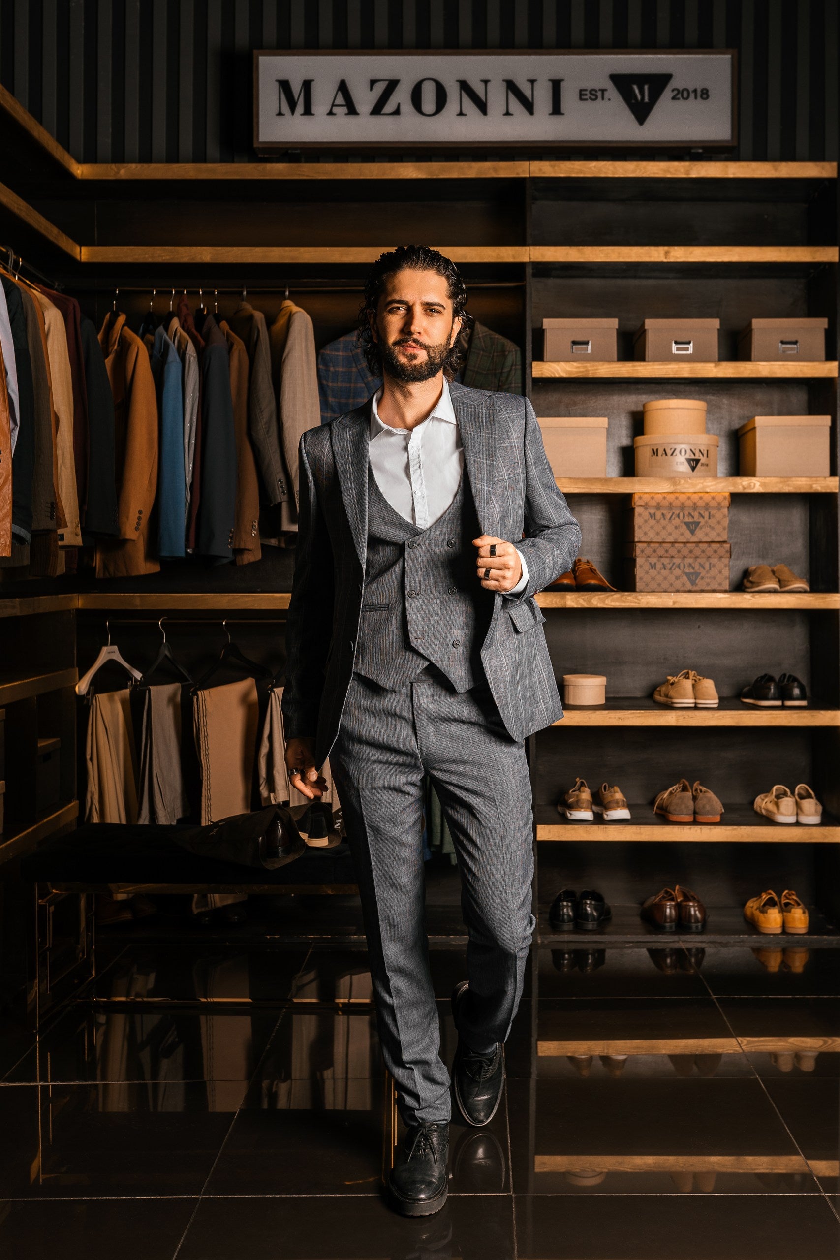 MAZONNI men's grey tailored suit – elegant formalwear for modern professionals in a luxury menswear boutique