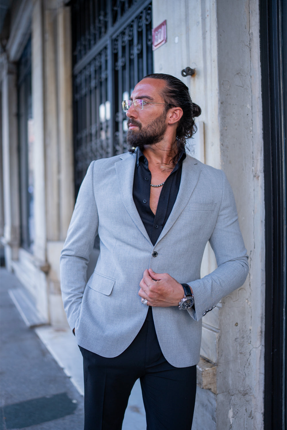 men's soft grey Mazonni blazer with minimalist design, perfect for events, dinners, or date nights