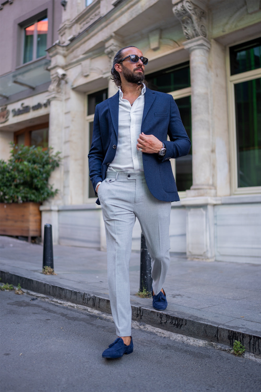 men's dark blue tailored blazer from Mazonni, modern wardrobe essential for versatile styling