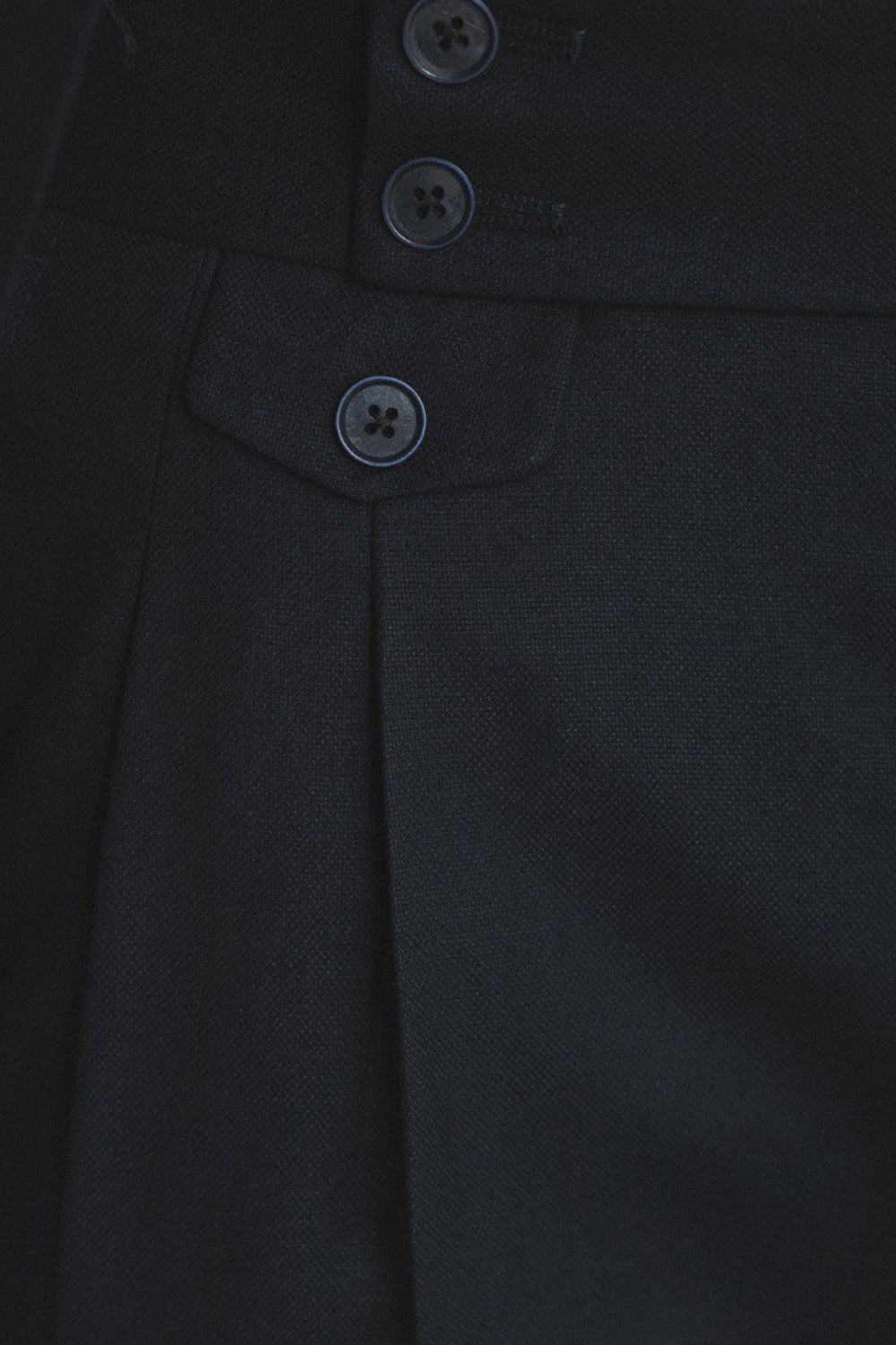 Dark blue men’s suit by Mazonni, perfect for business meetings, weddings, or formal gatherings