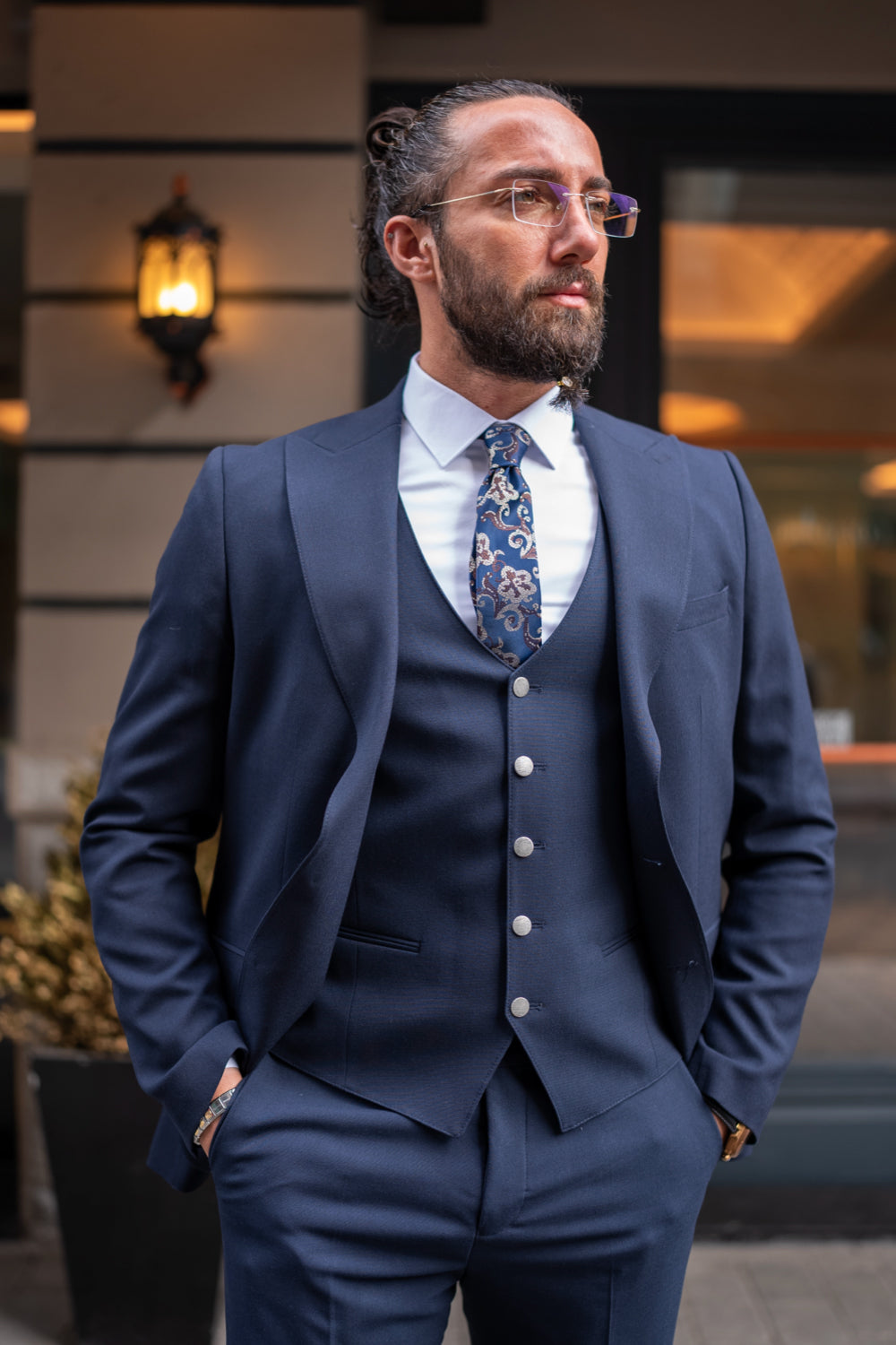 Formal navy suit for men by Mazonni featuring a modern fit and versatile styling for weddings or meetings