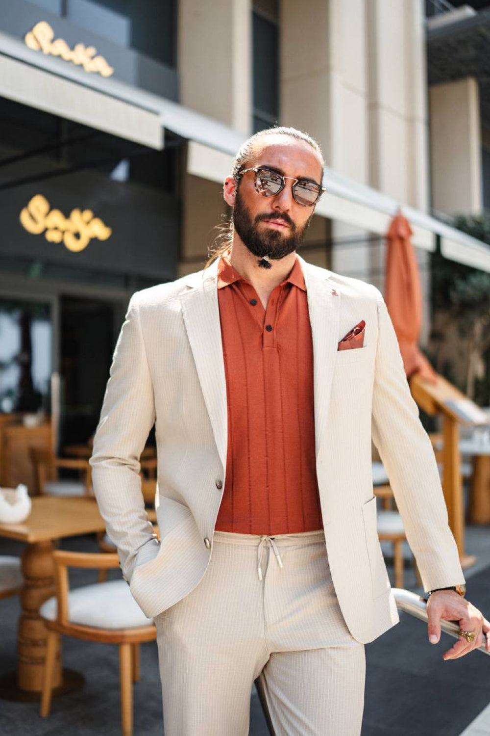 Mazonni light ivory suit for men combined with warm-toned shirt, ideal for upscale casual or date night outfits