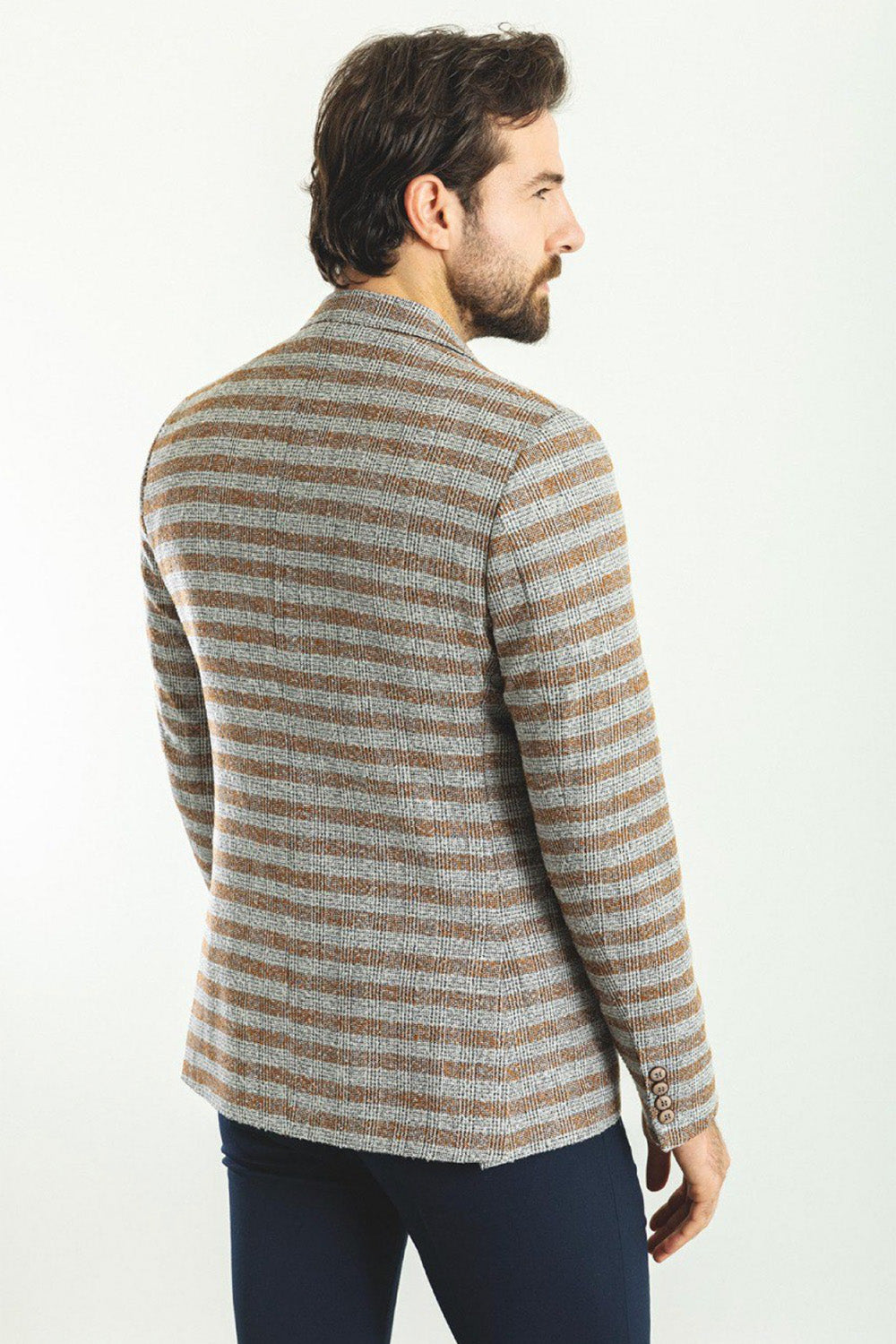 unique patterned blazer from Mazonni in brown and light grey tones, perfect for standout seasonal outfits