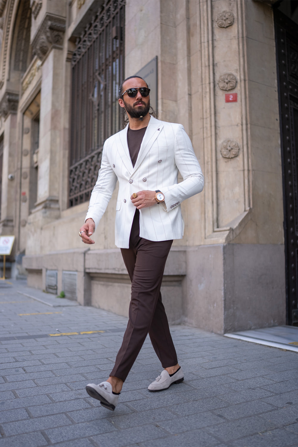 ivory Mazonni men's blazer with peak lapels and subtle texture, perfect smart casual look for spring and summer